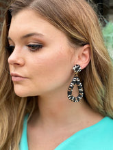 Load image into Gallery viewer, Black Beaded Earrings freeshipping - Belle Isabella Boutique
