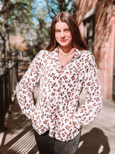 Load image into Gallery viewer, Leopard Cozy Pullover freeshipping - Belle Isabella Boutique
